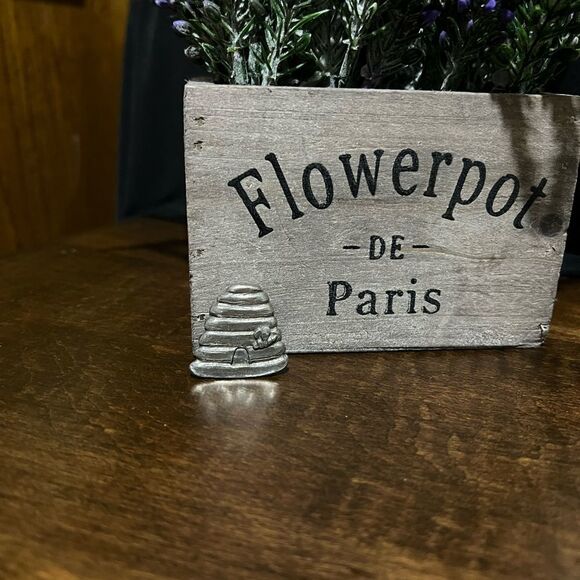 Save the Bees! Rare - HRF Vintage Pewter Beehive Pin USA 1996 Barker Pin Brooch - Picture 1 of 3